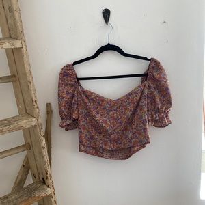 Floral bubble sleeve crop top